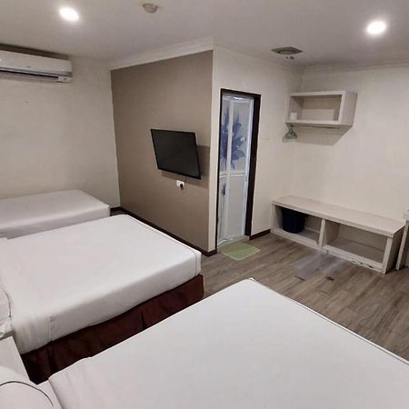 Angsoka Hotel Teluk Intan Exterior photo