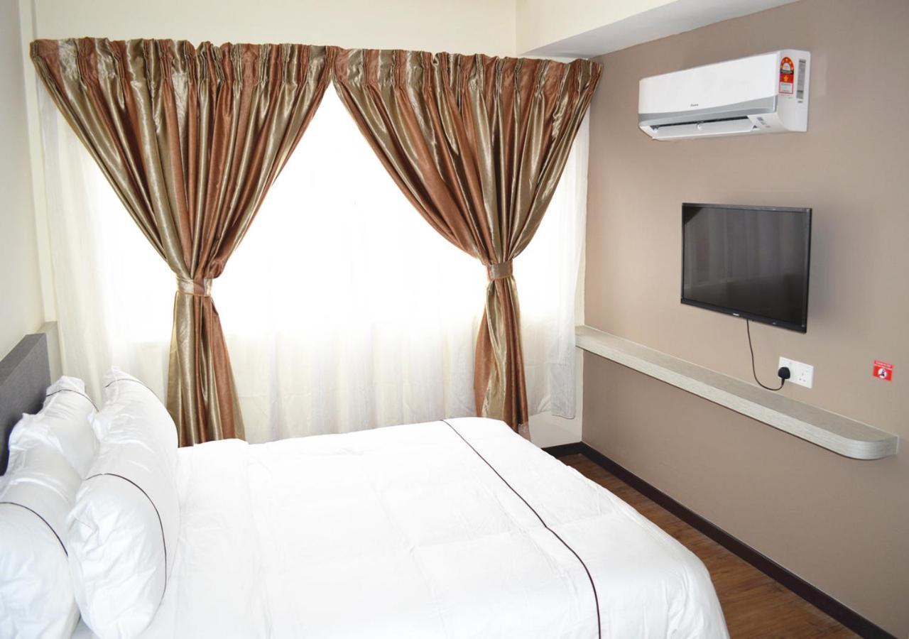 Angsoka Hotel Teluk Intan Exterior photo
